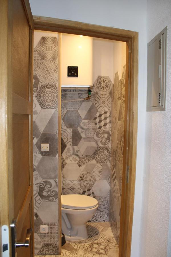 Studio Isard, Wifi Et Parking Gratuit, Navette Gratuite Au Pied De La Residence, Possibilite Forfait Menage Et Location Linge De Lit Et Toilette, A 10 Minutes A Pied Du Centre Ville フォン・ロム エクステリア 写真